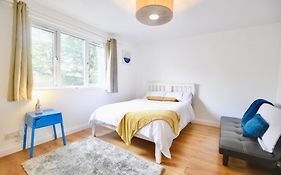 Full Apartment Close To Excel Centre, London City Airport , O2 Arena
